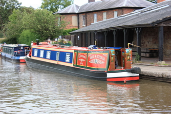The Llangollen canal.